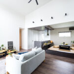 中二階にキッズルームがある家