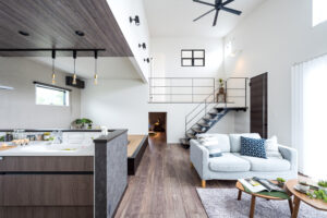 中二階にキッズルームがある家