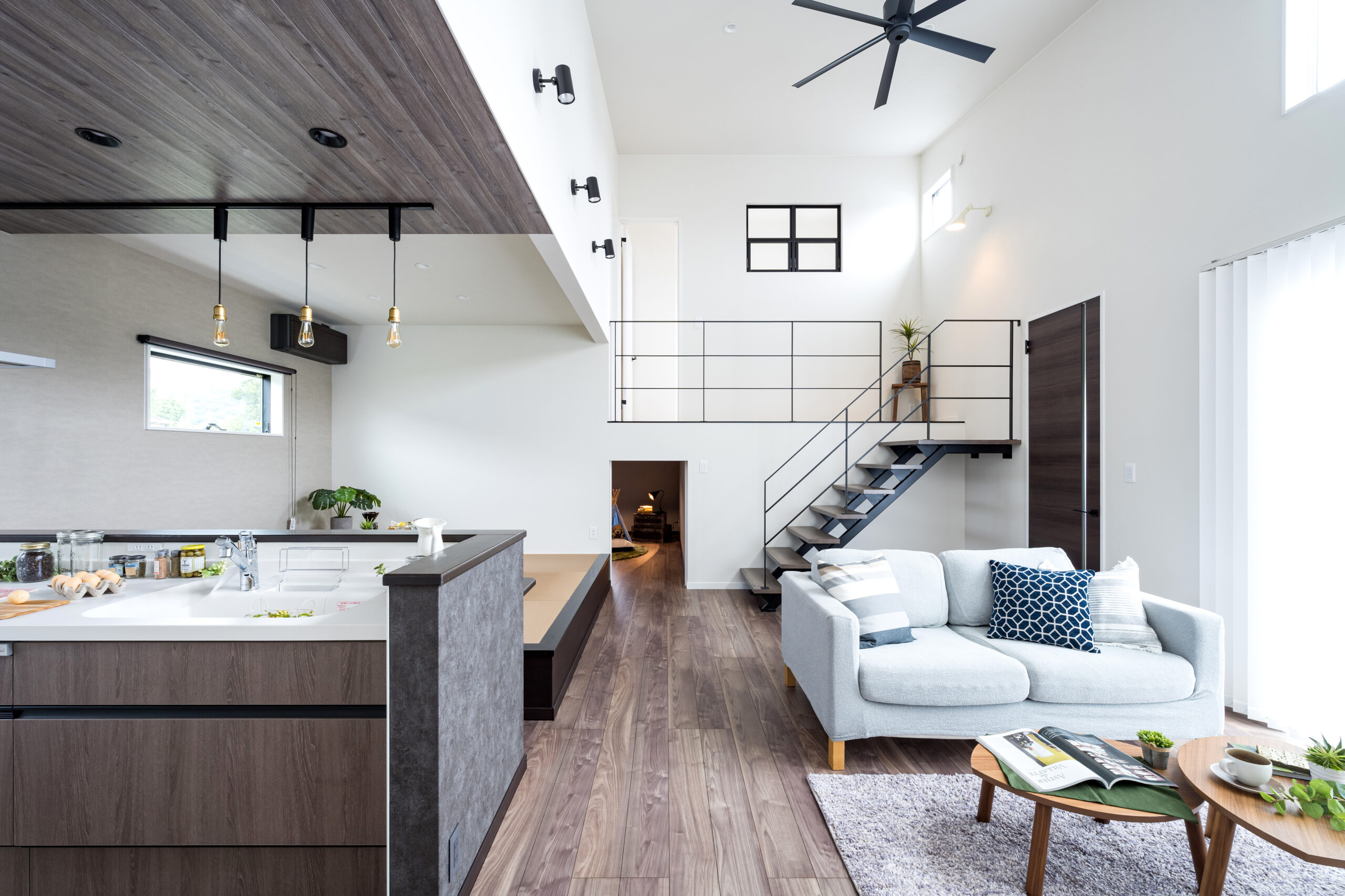 中二階にキッズルームがある家