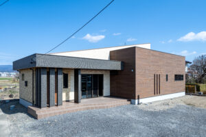 外干し専用のタイルデッキがある家（群馬県前橋市）