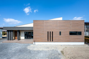 外干し専用のタイルデッキがある家（群馬県前橋市）