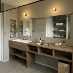 クリアガラスの室内ドアと、デコ窓がある家（埼玉県熊谷市）