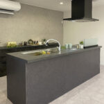 大きな屋根付きデッキがあるホテルライクな暮らし（群馬県高崎市）