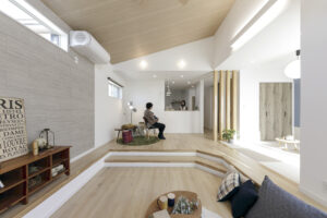 プライベートデッキを囲う平屋