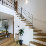 アイアン手すりの階段と吹抜けがある家（群馬県邑楽郡大泉町）