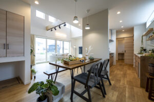 アイアン手すりの階段と吹抜けがある家（群馬県邑楽郡大泉町）