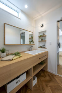 アイアン手すりの階段と吹抜けがある家（群馬県邑楽郡大泉町）