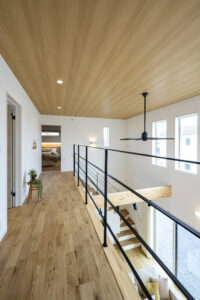 アイアン手すりの階段と吹抜けがある家（群馬県邑楽郡大泉町）