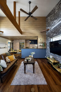 ダーク調なモダンな和室がある家