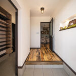 バイクガレージとウォークインシステム収納のある家（群馬県太田市）