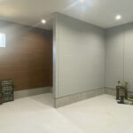 自動車とバイクガレージがある平屋