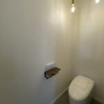 プライベートデッキを囲う平屋