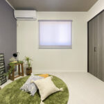 大きな吹抜けと２ボール洗面台のある家