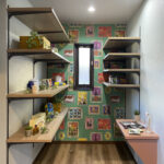 大きな吹抜けと２ボール洗面台のある家