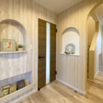 グリーンの屋根のアーリーアメリカン風の家