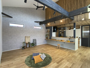 広々タイルデッキと明るいLDKのある平屋（群馬県前橋市）