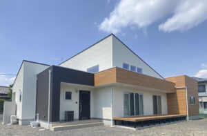 秘密基地みたいなロフトとスタイリッシュな和室がある家（群馬県桐生市）