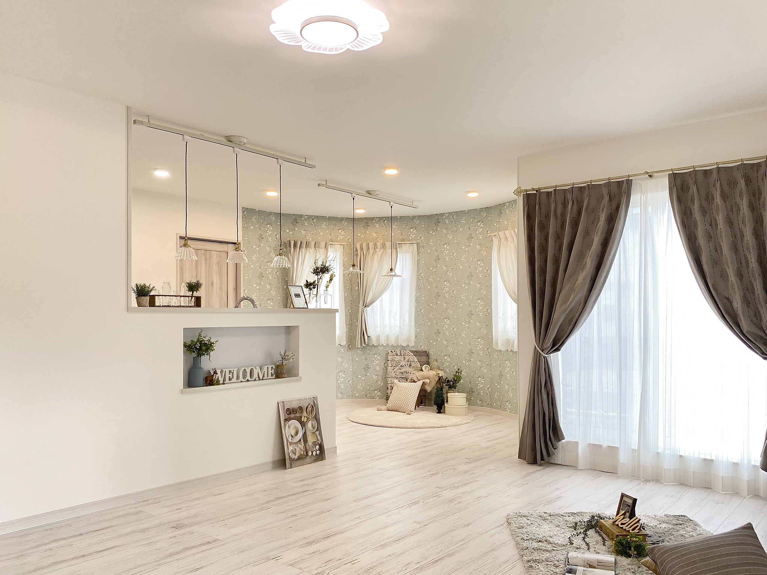 木製キッチンがあるエレガントハウス