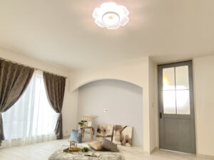 木製キッチンがあるエレガントハウス