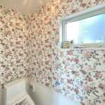 木製キッチンがあるエレガントハウス