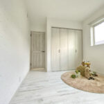 木製キッチンがあるエレガントハウス