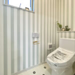 木製キッチンがあるエレガントハウス