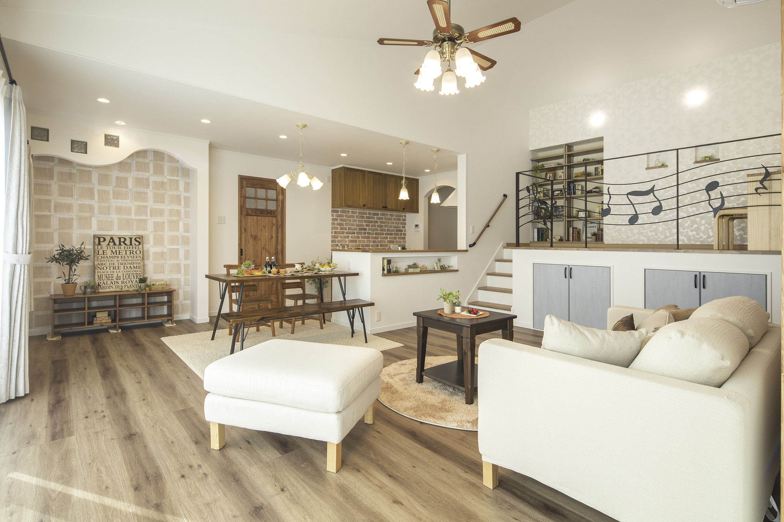 音符がかわいいアイアン手すりの平屋の家