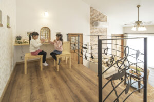 音符がかわいいアイアン手すりの平屋の家