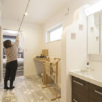 音符がかわいいアイアン手すりの平屋の家