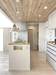 秘密基地みたいなロフトとスタイリッシュな和室がある家（群馬県桐生市）