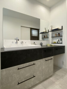 グレートーンのインテリアでまとめたお家（群馬県邑楽郡千代田町）