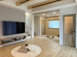 造作ベンチのダイニングがある家（群馬県太田市）