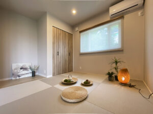 造作ベンチのダイニングがある家（群馬県太田市）