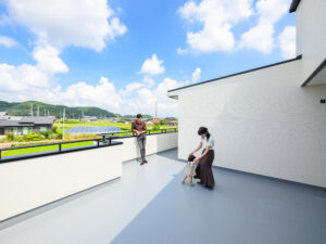 中二階にファミリーコーナーがある家