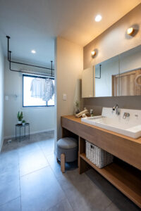 スタディスペースとグラフテクトキッチンがある平屋（群馬県前橋市）