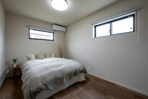 スタディスペースとグラフテクトキッチンがある平屋（群馬県前橋市）