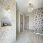 タイルデッキを囲う「コの字」の平屋（群馬県前橋市）