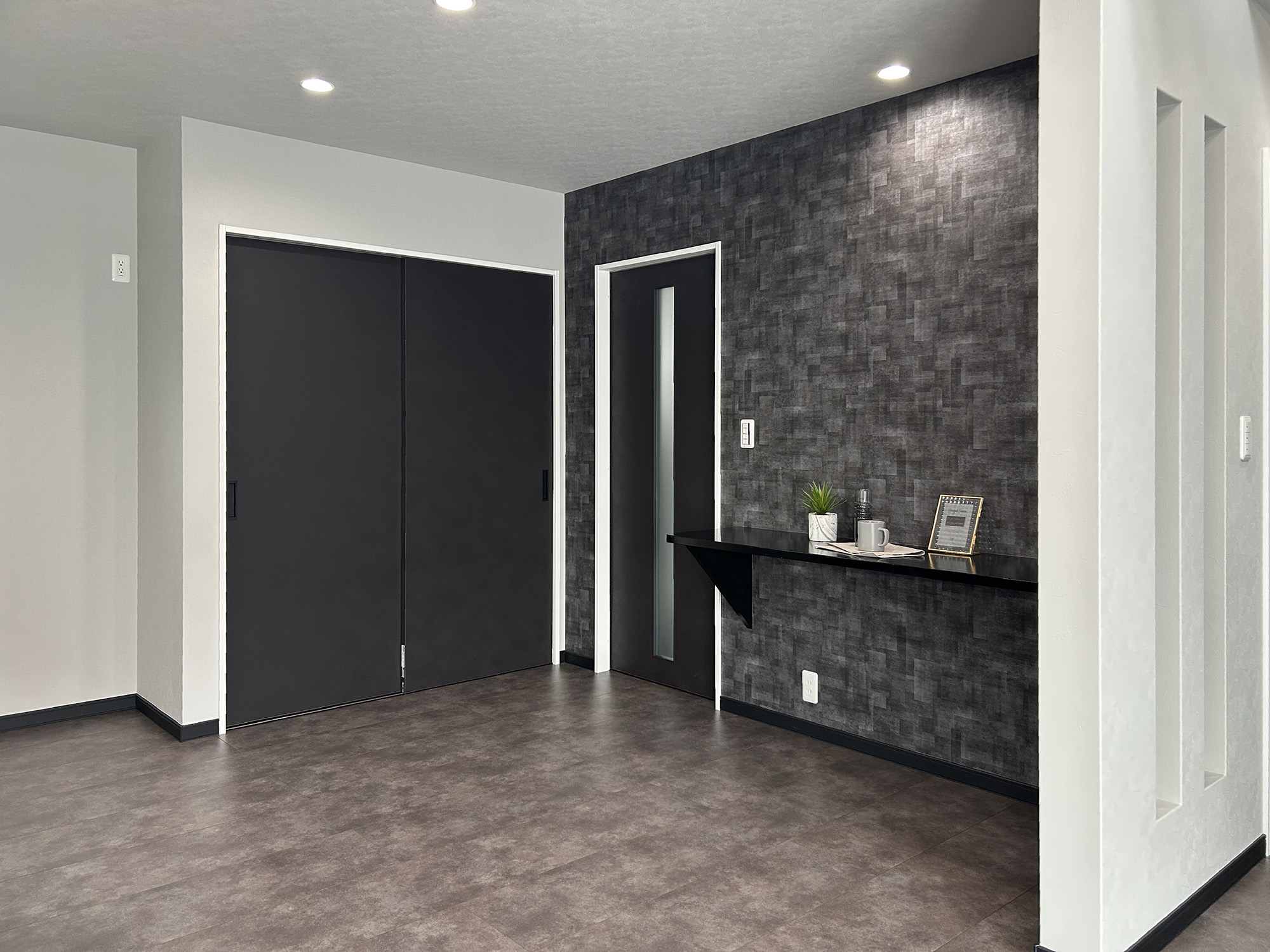 素材感を楽しむ、モノトーンデザインの家（群馬県太田市）