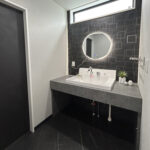 素材感を楽しむ、モノトーンデザインの家（群馬県太田市）