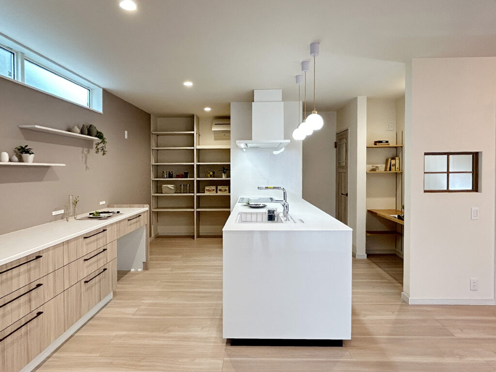 TOTO「ザ・クラッソ」と「ヌック」がある家