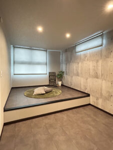 吹き抜けとアクセントウォールが映える住まい（群馬県高崎市）