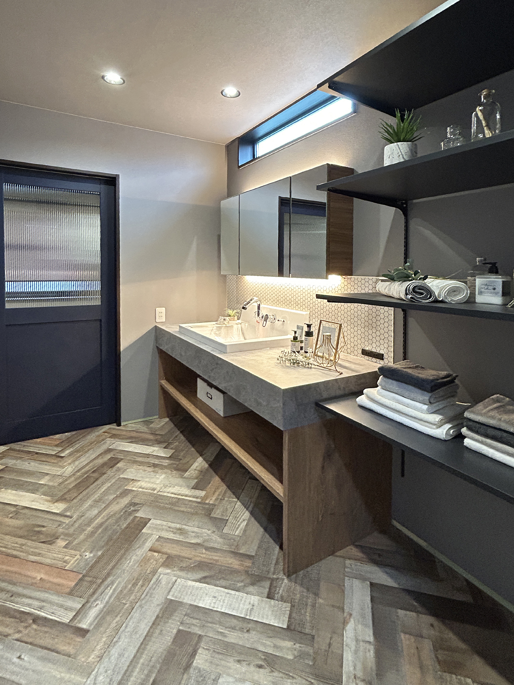 吹き抜けとアクセントウォールが映える住まい（群馬県高崎市）