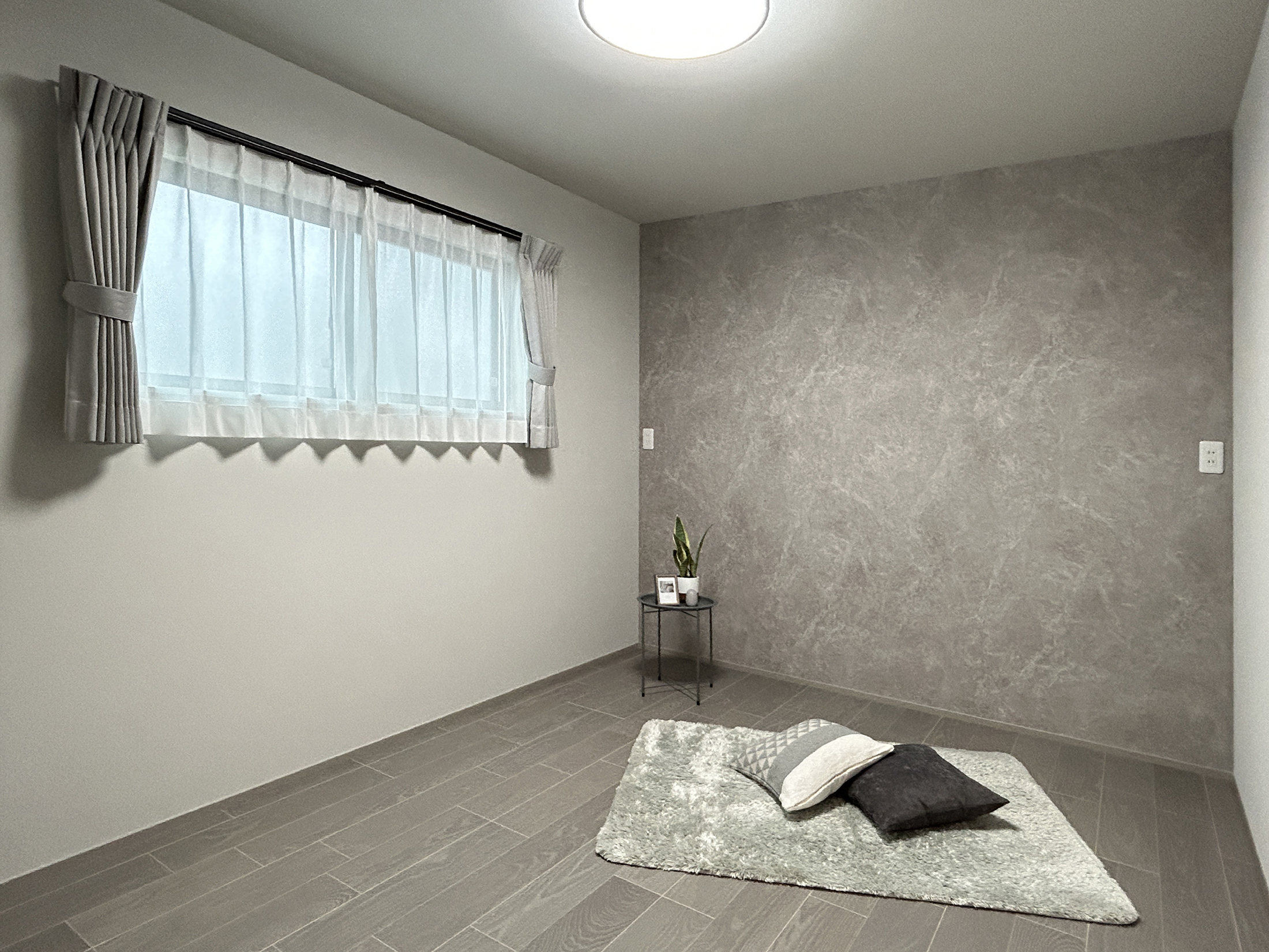 ねこと暮らす、グレーを楽しむ。遊び心と機能性を備えた平屋の家（群馬県高崎市）