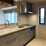 ねこと暮らす、グレーを楽しむ。遊び心と機能性を備えた平屋の家（群馬県高崎市）