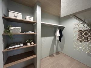 ねこと暮らす、グレーを楽しむ。遊び心と機能性を備えた平屋の家（群馬県高崎市）