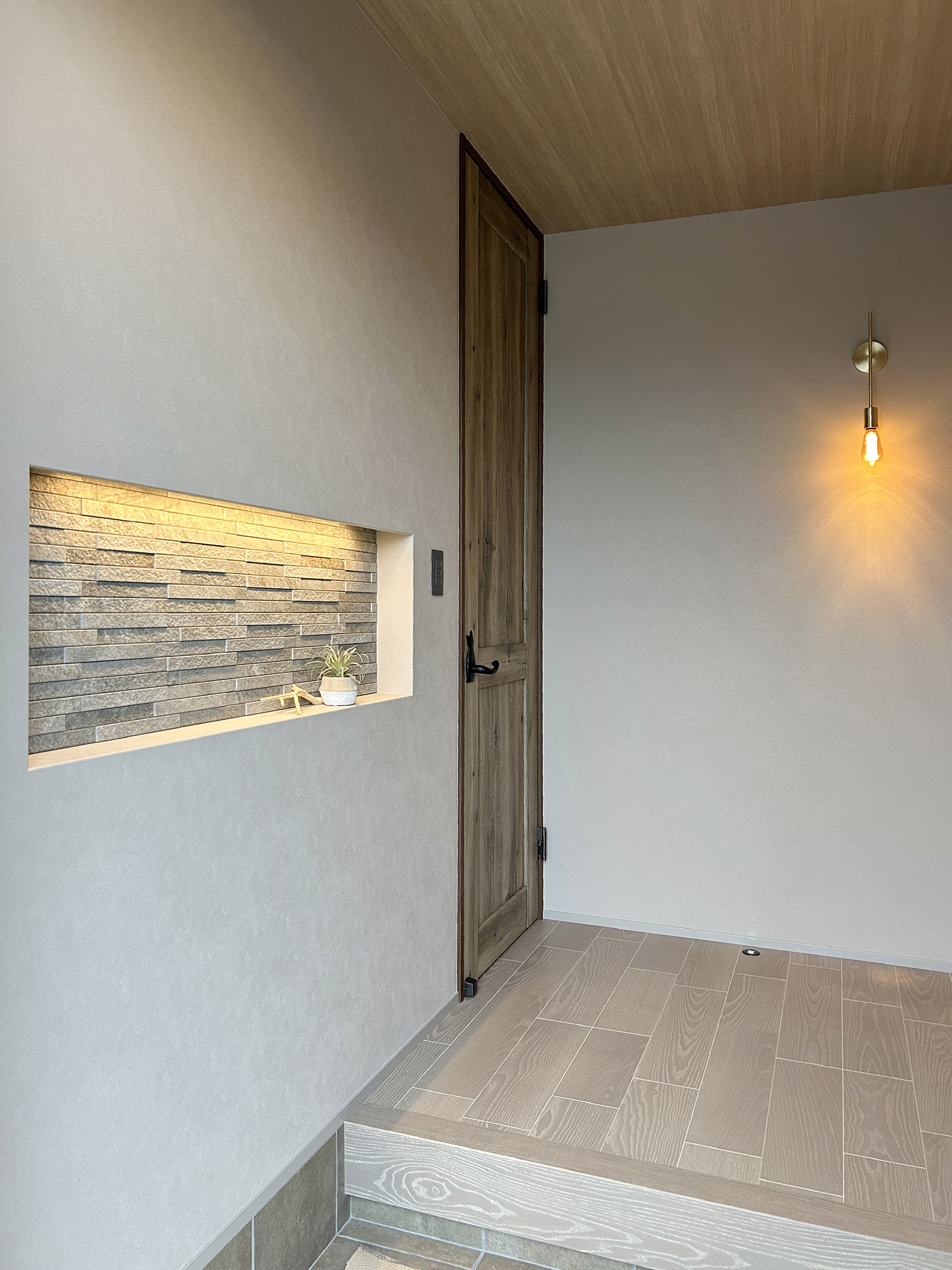 ねこと暮らす、グレーを楽しむ。遊び心と機能性を備えた平屋の家（群馬県高崎市）