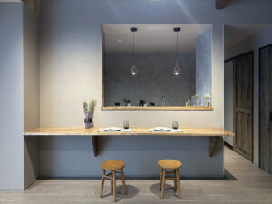 ねこと暮らす、グレーを楽しむ。遊び心と機能性を備えた平屋の家（群馬県高崎市）