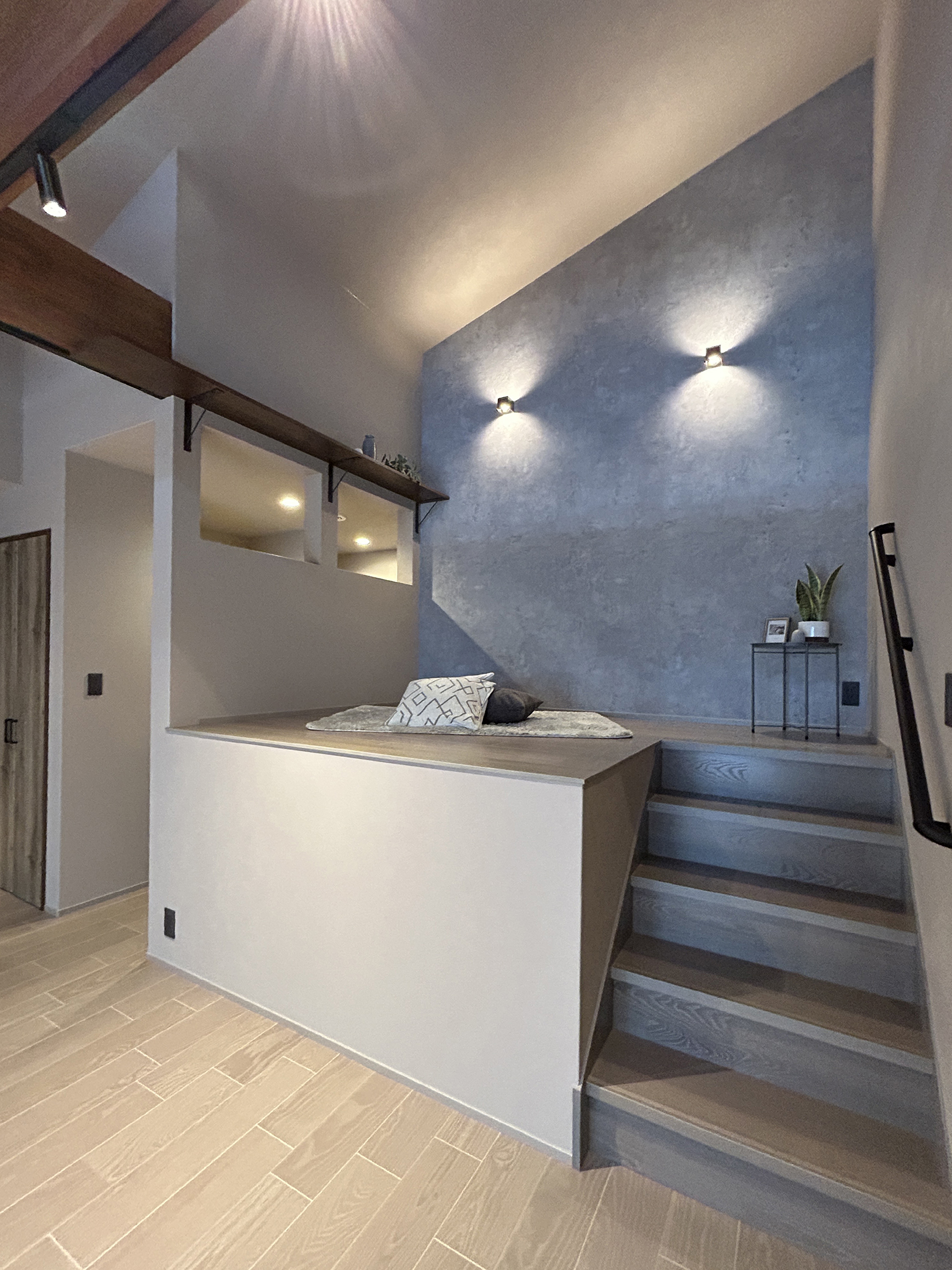 ねこと暮らす、グレーを楽しむ。遊び心と機能性を備えた平屋の家（群馬県高崎市）