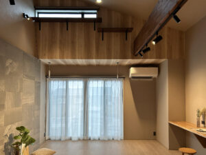 ねこと暮らす、グレーを楽しむ。遊び心と機能性を備えた平屋の家（群馬県高崎市）