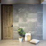 ねこと暮らす、グレーを楽しむ。遊び心と機能性を備えた平屋の家（群馬県高崎市）